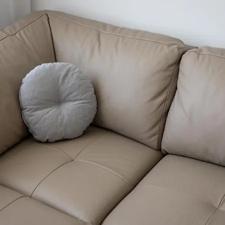 Family-friendly 2bd I Terrace I Parking I Cohost Apartament