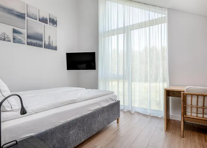 Family-friendly 2bd I Terrace I Parking I Cohost