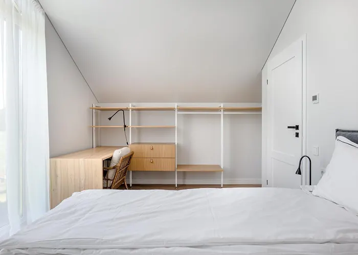 Family-friendly 2bd I Terrace I Parking I Cohost