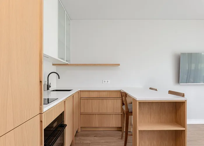 Family-friendly 2bd I Terrace I Parking I Cohost