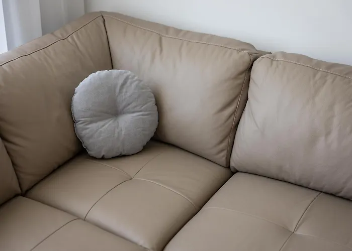 Family-friendly 2bd I Terrace I Parking I Cohost Apartment