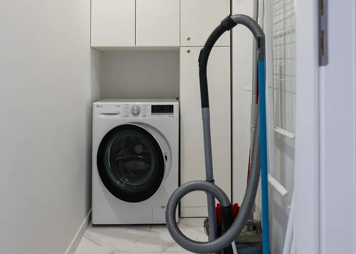 Daire Family-friendly 2bd I Terrace I Parking I Cohost